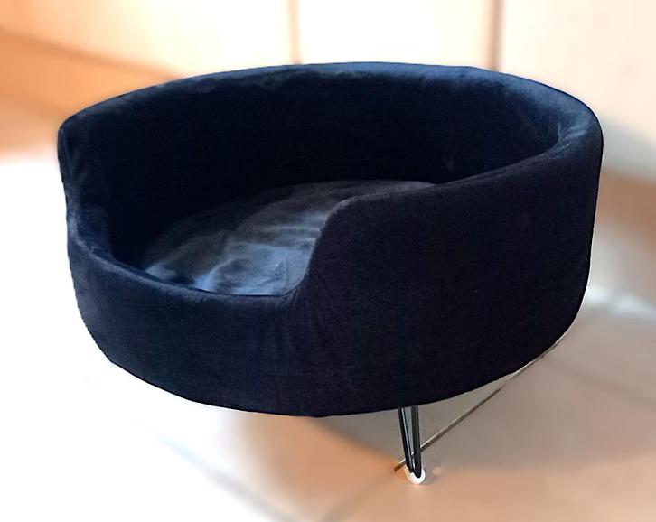 Leuke ronde zwarte kattenmand op 3 pootjes -41x24 cm, Dieren en Toebehoren, Kattenmanden, Overige, Ophalen of Verzenden