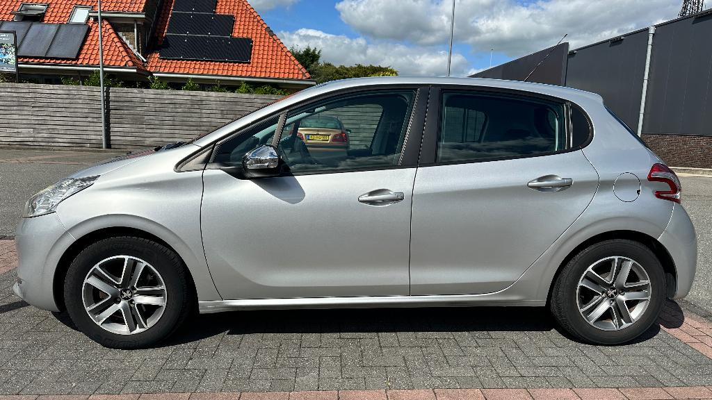 Nette Peugot 208 2013 - 1Jaar APK- Zuinig- Incl Set W banden, Auto's, Voorwielaandrijving, Euro 5, Stof, 1199 cc