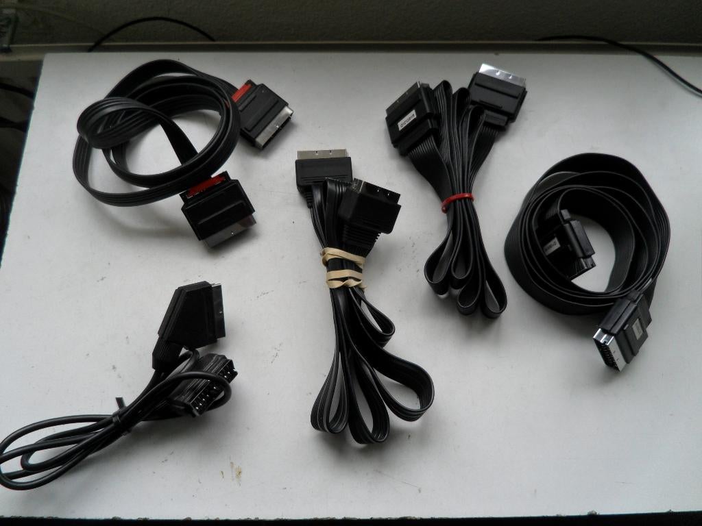 SCART KABEL, Ophalen of Verzenden, Zo goed als nieuw, Minder dan 2 meter, Scartkabel