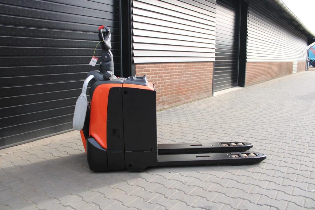 Toyota BT LPE200 meerijpalletwagen elektrische (bj 2020), Zakelijke goederen, Machines en Bouw | Heftrucks en Intern transport