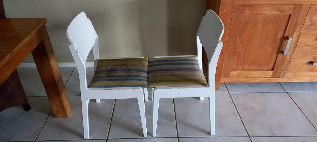 Twee stoelen om op te knappen GRATIS, Huis en Inrichting, Stoelen, Ophalen, Gebruikt, Twee, Wit