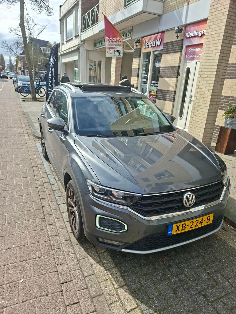 Volkswagen T-Roc 1.0 TSI 115pk 2018 Grijs (PANO), Auto's, Volkswagen, Particulier, T-Roc, Panoramadak, Benzine, SUV of Terreinwagen