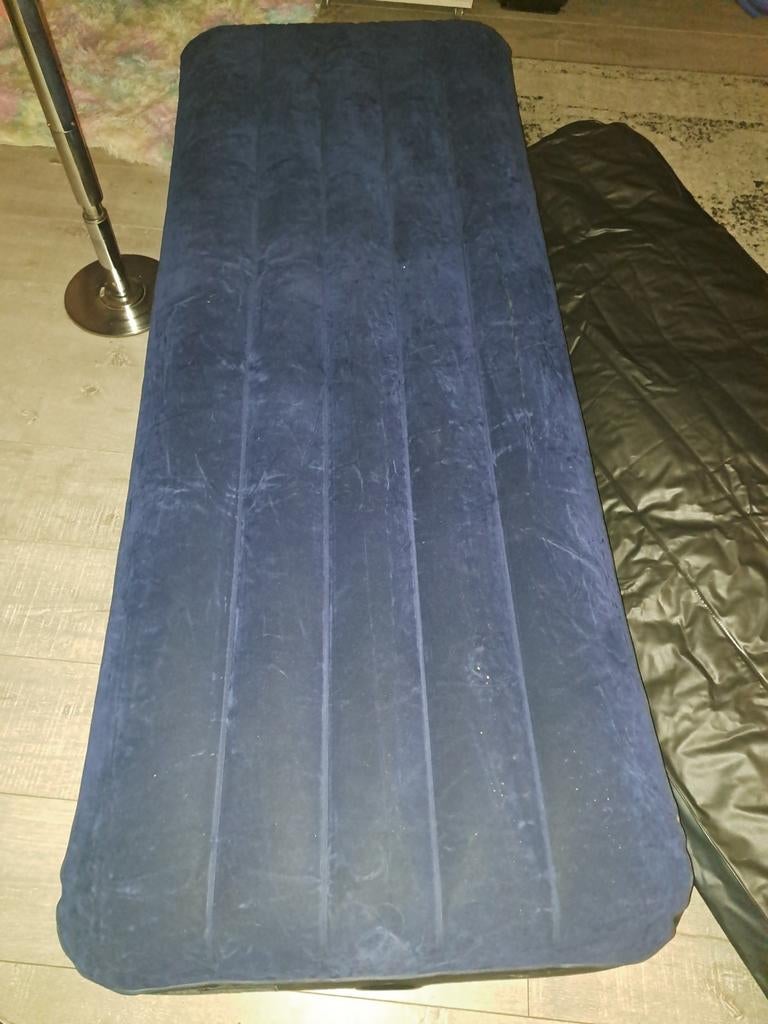 Intex Luchtbed 1-persoons, Ophalen of Verzenden, Gebruikt, 1-persoons