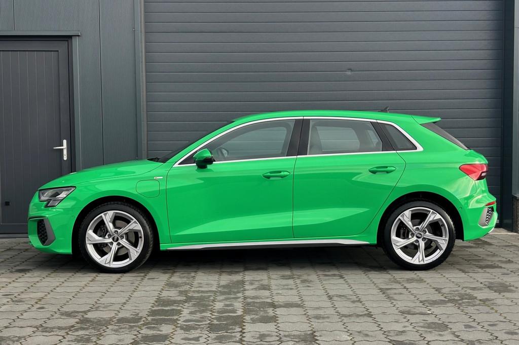 Audi A3 Sportback 40 TFSIe 204pk S-Line Competition 18" KEYL, Auto's, Audi, Gebruikt, Zwart, 4 cilinders, Leder en Stof