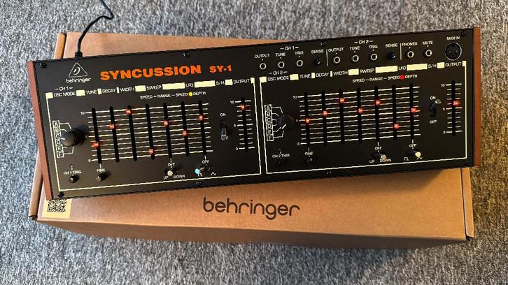 Behringer - Syncussion SY-1, Muziek en Instrumenten, Synthesizers, Nieuw, Overige aantallen, Overige merken, Met midi-aansluiting