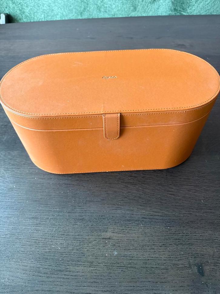 Dyson Airwrap Opbergdoos - Alleen de Box!, Sieraden, Tassen en Uiterlijk, Beautycases, Gebruikt, Hardcase, Bruin, Ophalen of Verzenden