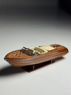 Riva Modelboot op standaard, Ophalen of Verzenden, Zo goed als nieuw