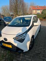 Toyota Aygo 1.0 Vvt-i 72pk X-shift 5D 2019 Wit, Euro 6, 4 stoelen, Wit, USB