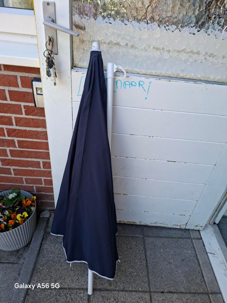 Parasol kleur blauw, Ophalen, Zo goed als nieuw