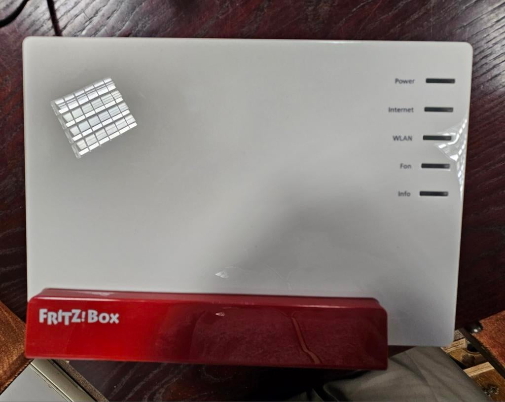 FRITZ!Box 7581NT internet modem, Computers en Software, Routers en Modems, Gebruikt, Router met modem, Ophalen of Verzenden