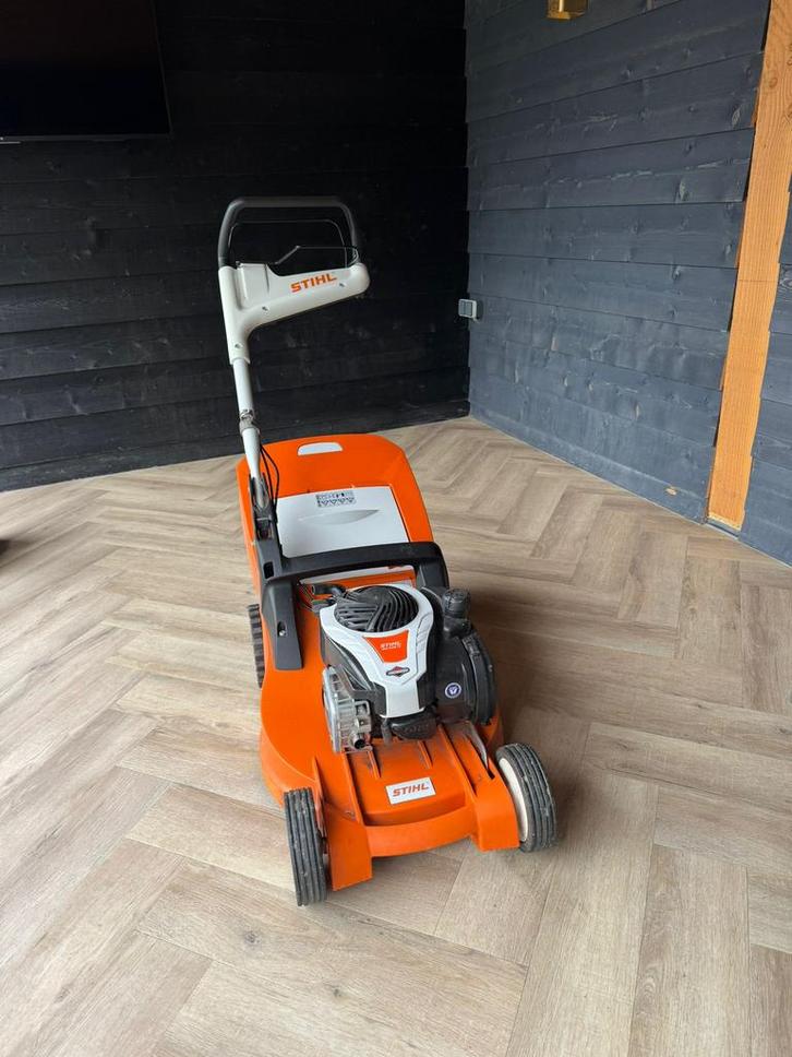STIHL RM 448 T benzine grasmaaier – zelfrijdend, Tuin en Terras, Grasmaaiers, Zo goed als nieuw, Ophalen