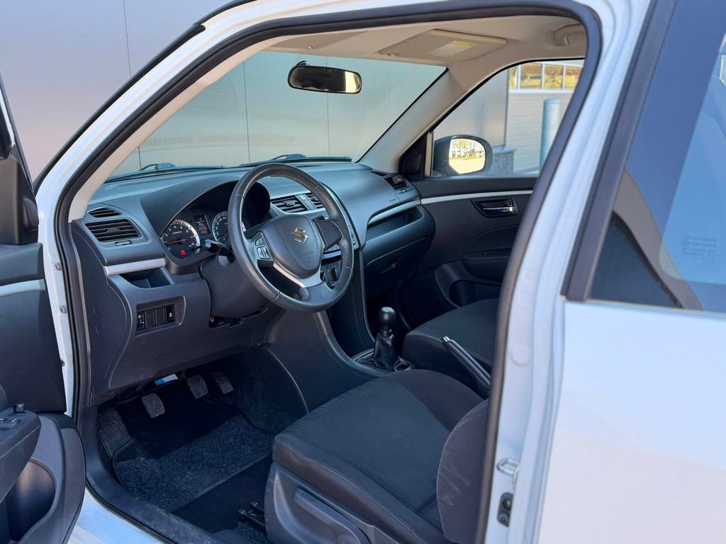 Suzuki Swift 1.2 Base EASSS | AIRCO | SCHERM | ELEKTRISCHE R, Voorwielaandrijving, 94 pk, Gebruikt, Origineel Nederlands