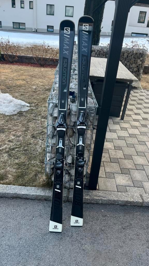 Salomon S/Max 8 Carve Ski’s – In topstaat (4 weken gebruikt), Sport en Fitness, Skiën en Langlaufen, Zo goed als nieuw, Ski's