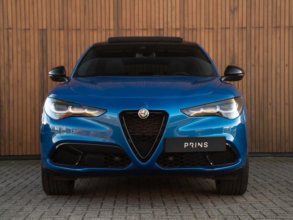 Alfa Romeo Stelvio 2.0 T GME AWD Veloce 280pk | Pano-dak | 2, Auto's, Alfa Romeo, Automaat, Zwart, 4 cilinders, Adaptive Cruise Control