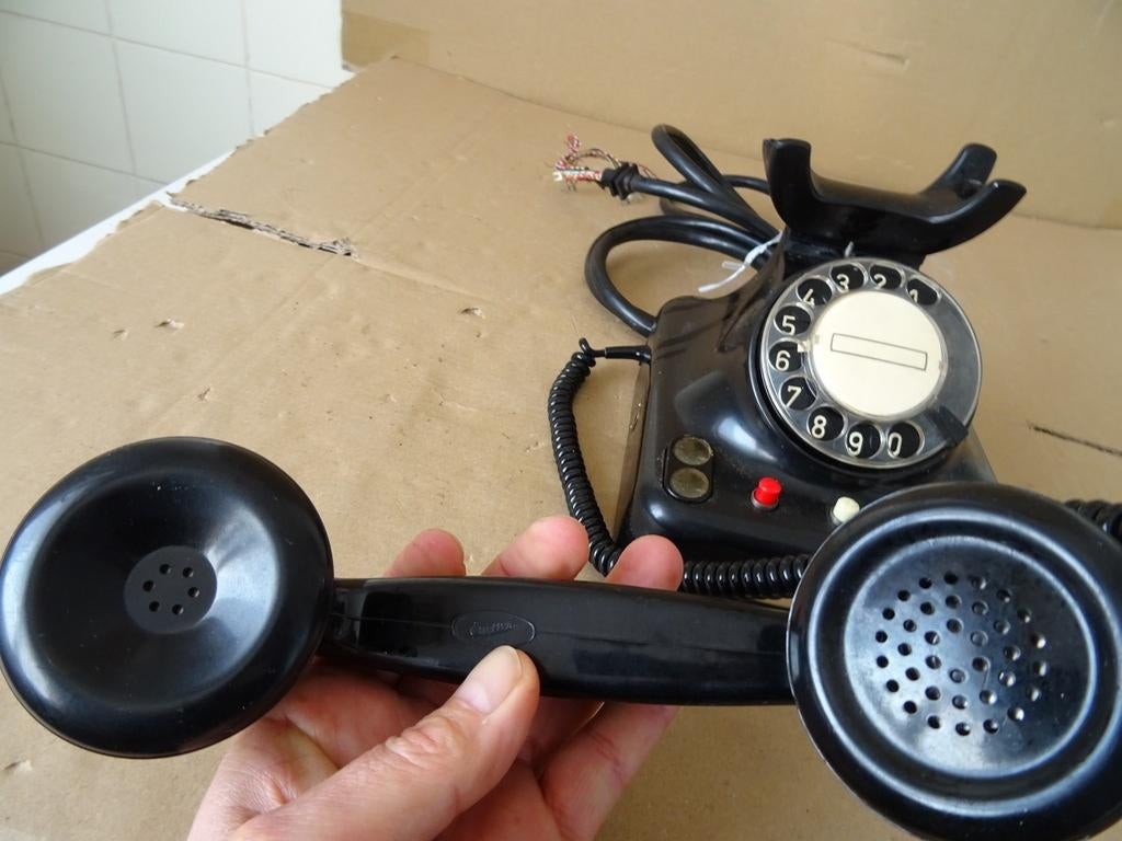 Vintage bakelieten telefoon bakeliet telefoon type 1950, Antiek en Kunst, Ophalen of Verzenden