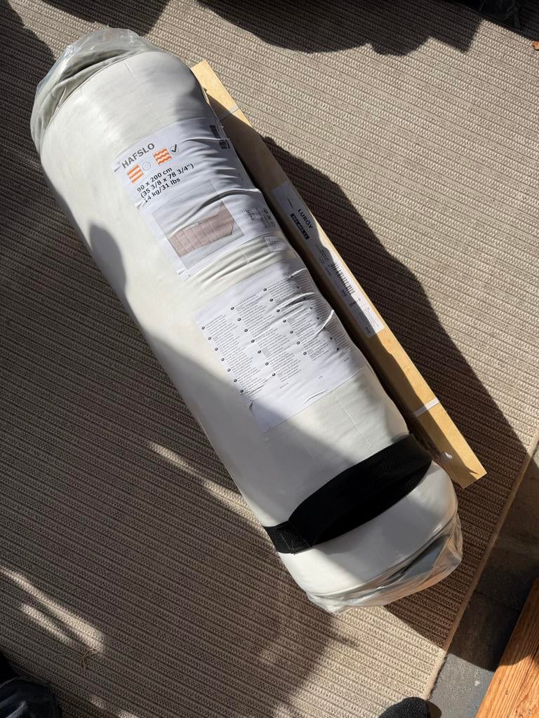 Ikea Hafslo matras + Luröy lattenbodem - Nieuw!, Huis en Inrichting, Slaapkamer | Matrassen en Bedbodems, Ophalen, 90 cm, Eenpersoons