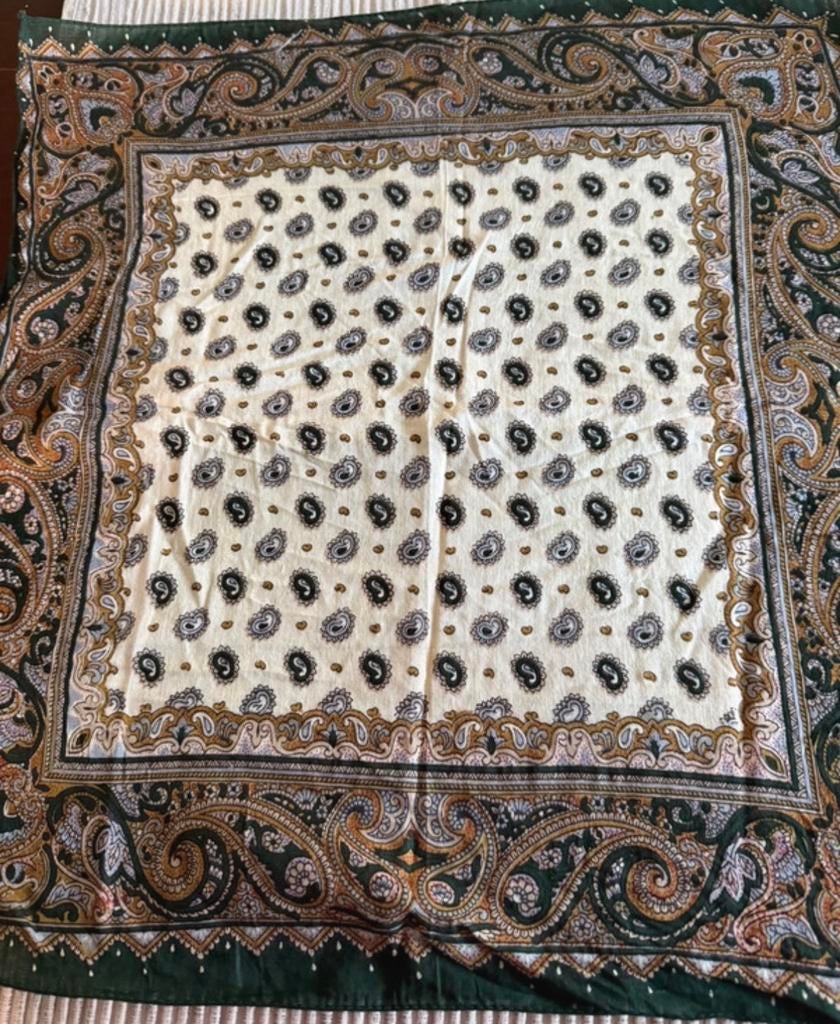 Groen/crème vierkante katoenen sjaal 50x50cm, Kleding | Dames, Riemen en Ceinturen, Ophalen of Verzenden, Gedragen, Overige kleuren