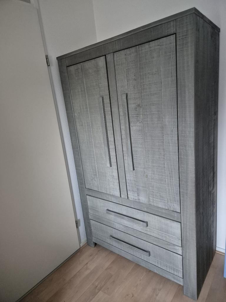 Gratis af te halen: houten kledingkast, Huis en Inrichting, Kasten | Kledingkasten, Gebruikt, 100 tot 150 cm, 150 tot 200 cm, Overige houtsoorten
