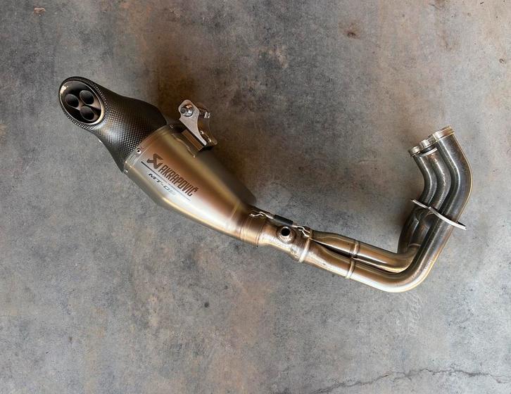 Yamaha MT-09 Akrapovic Titanium uitlaat, Motoren, Onderdelen | Yamaha, Gebruikt, Ophalen of Verzenden