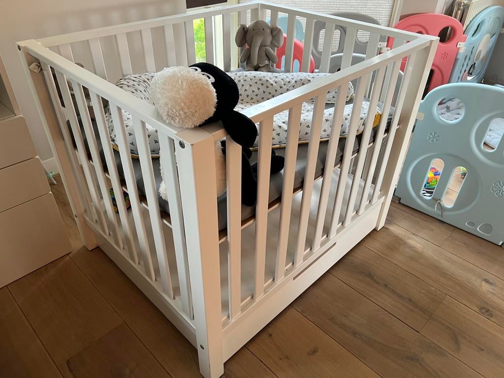 Stevige BOPITA box wit, Kinderen en Baby's, Boxen, Gebruikt, Vierkant, In hoogte verstelbaar, Lade, Ophalen