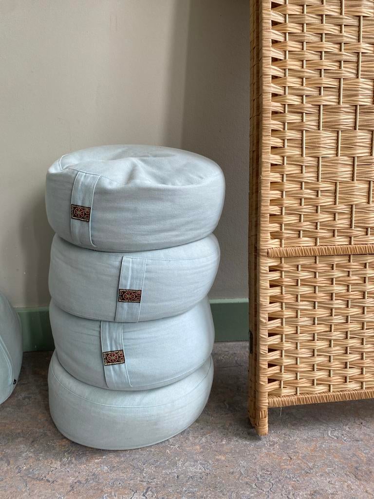 8 meditatiekussentjes e.a., Sport en Fitness, Yoga en Pilates, Ophalen, Gebruikt, Yoga-accessoire