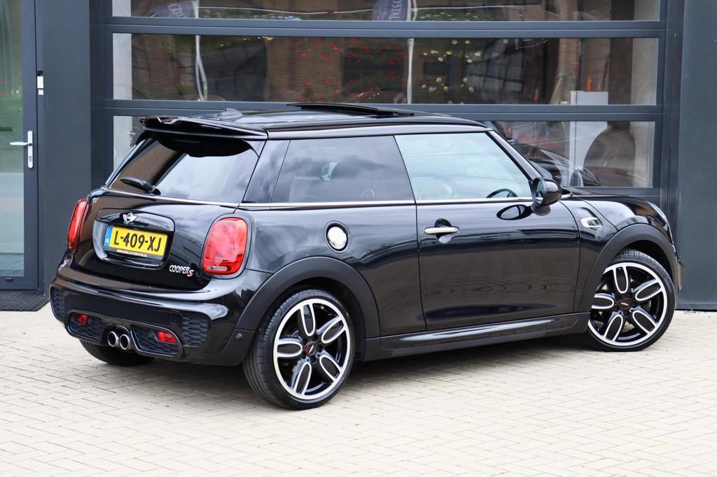 Mini Cooper S JCW Pakket | Panorama | Navigatie | Stoelverwa, 1998 cc, Gebruikt, Euro 6, Leder