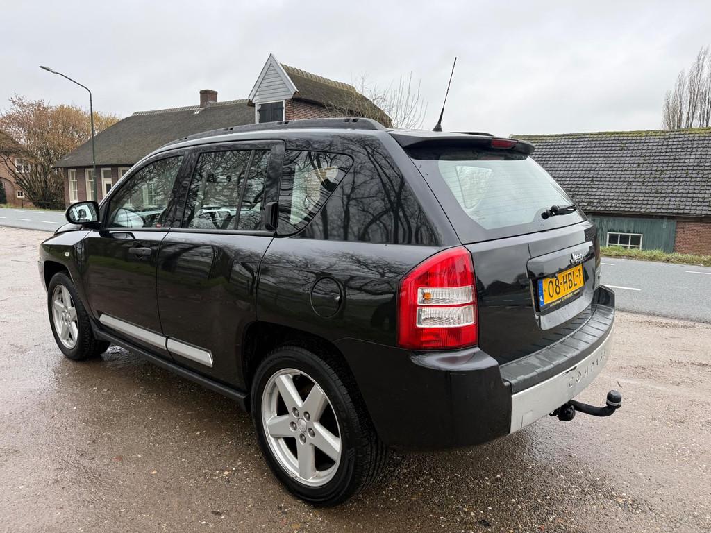 Jeep Compass 2.4 Limited AWD Cruise/Airco/Scherm Lees tekst!, Auto's, Jeep, Automaat, 450 kg, Gebruikt, Zwart