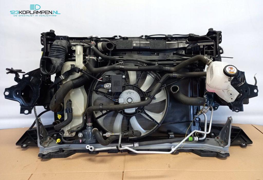 Toyota Yaris 4 / IV 1.5 Hybride Voorfront koelerpakket radia