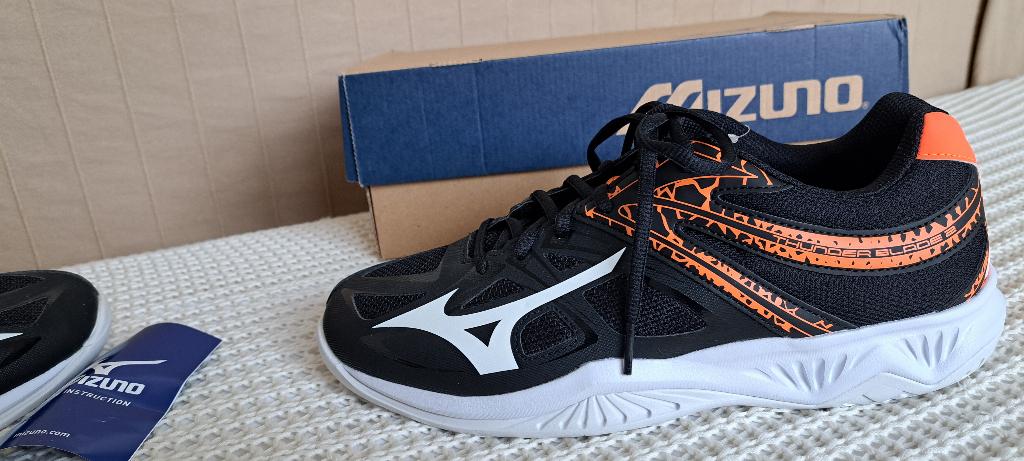 Mizuno Sportschoenen, maat 42 NIEUW, Sport en Fitness, Handbal, Ophalen of Verzenden, Nieuw, Schoenen