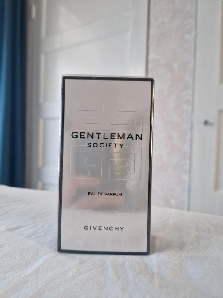 Givenchy Gentleman Society Eau de Parfum, Sieraden, Tassen en Uiterlijk, Uiterlijk | Parfum, Nieuw, Ophalen of Verzenden