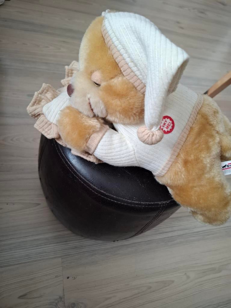 Lieve slaapbeer op kussen - 30 cm zachte teddystof, Ophalen of Verzenden, Zo goed als nieuw, Beer