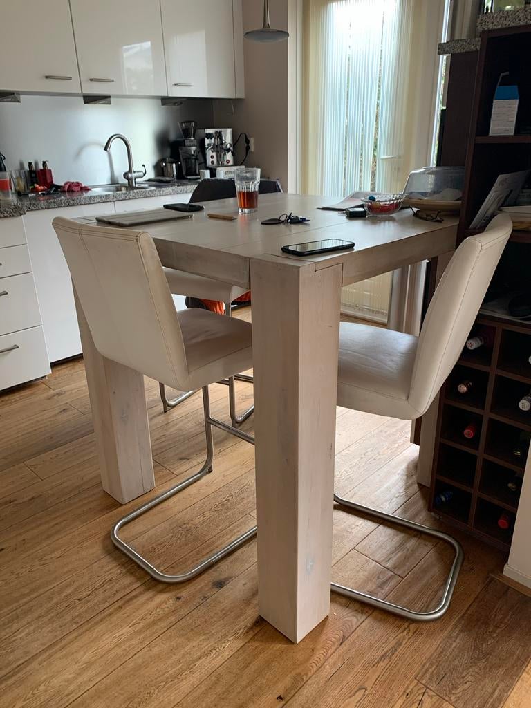 Gratis: White wash bartafel / keukentafel (massief hout), Huis en Inrichting, Tafels | Eettafels, Ophalen, Gebruikt, 100 tot 150 cm