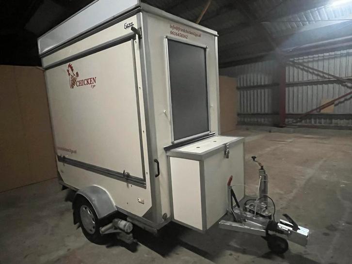 Friedchicken foodtruck te koop incl. standplaatsvergunning, Zakelijke goederen, Partijgoederen en Retail | Verkoopwagens, Ophalen of Verzenden