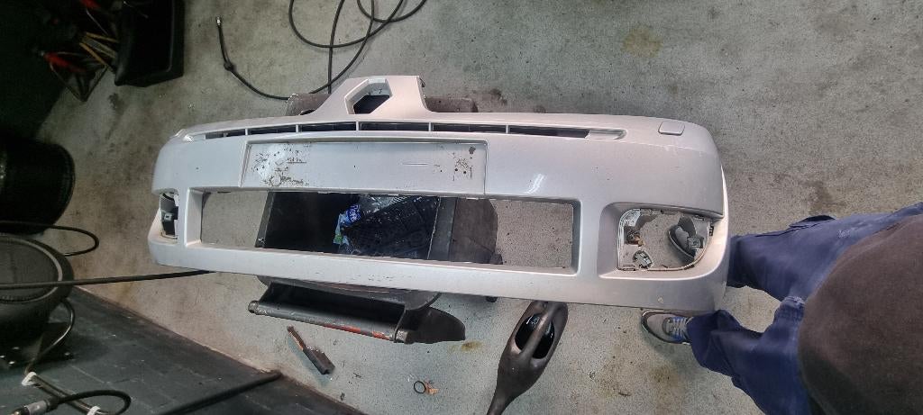 Gezocht  Renault clio 2  grill voor bimper, Auto-onderdelen, Ophalen of Verzenden, Achter, Renault, Bumper