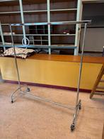 Verrijdbaar Kledingrek - Chroom, Ophalen, Met wielen, Gebruikt