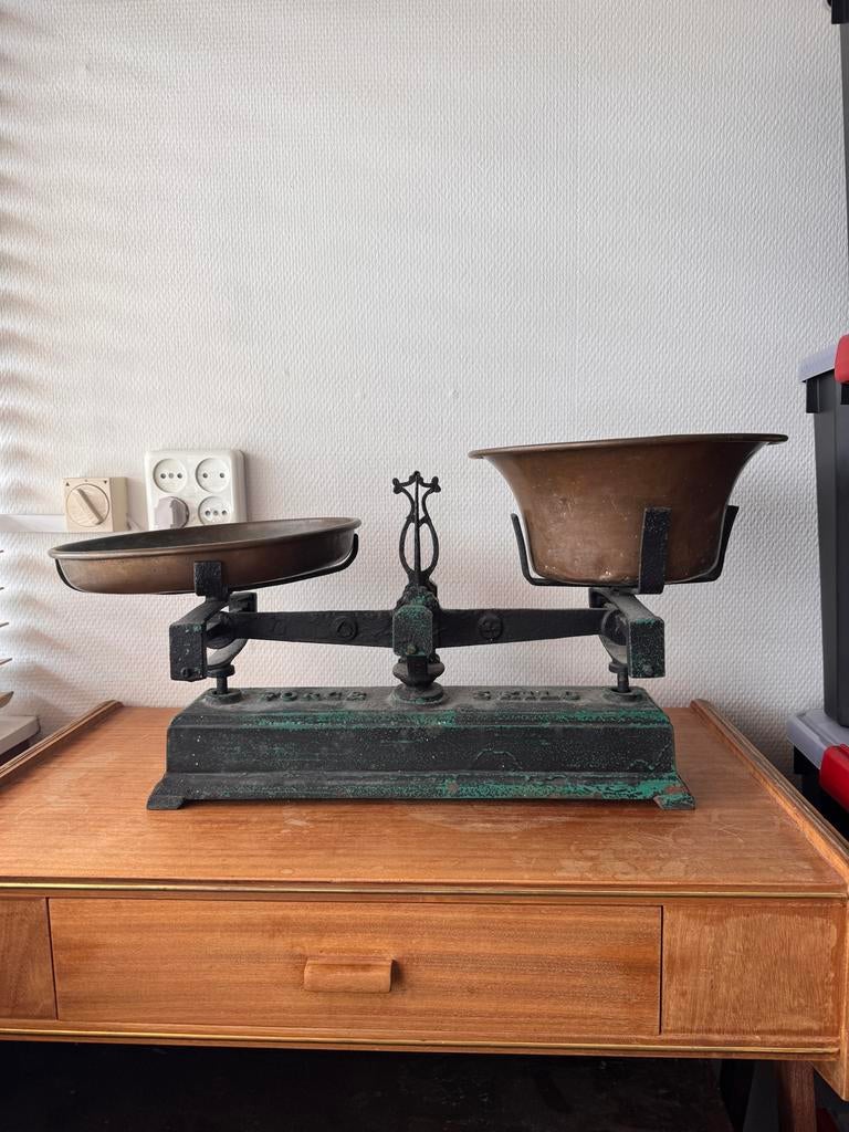Vintage Groene Weegschaal - Decoratief Antiek Stuk, Antiek en Kunst, Ophalen of Verzenden