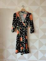 King Louie Dress jurk zwart wit bloem S/36 zgan, Kleding | Dames, Zwart, Ophalen of Verzenden, Zo goed als nieuw, Knielengte