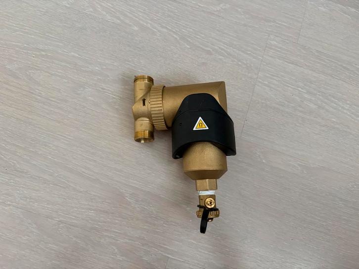 Spirotech SpiroTrap MB3 Magnetische Vuilafscheider CV, Doe-het-zelf en Verbouw, Verwarming en Radiatoren, Gebruikt, Overige typen