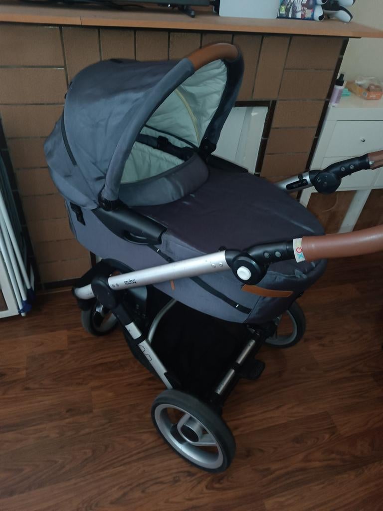 Mutsy Evo Dark Grey Combiwagen met Reiswieg en Voetenzak, Gebruikt, Ophalen of Verzenden, Combiwagen, Met reiswieg