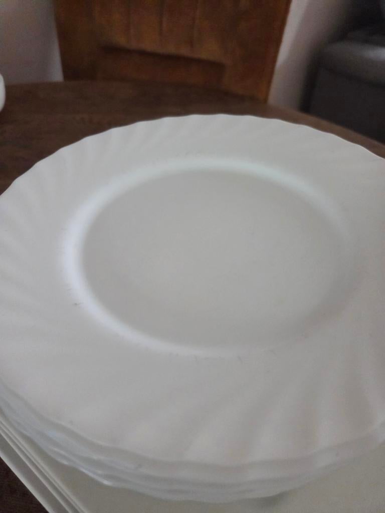 Set van 6 Witte Borden met Golvend Patroon, Ophalen of Verzenden, Gebruikt, Overige stijlen, Bord(en)