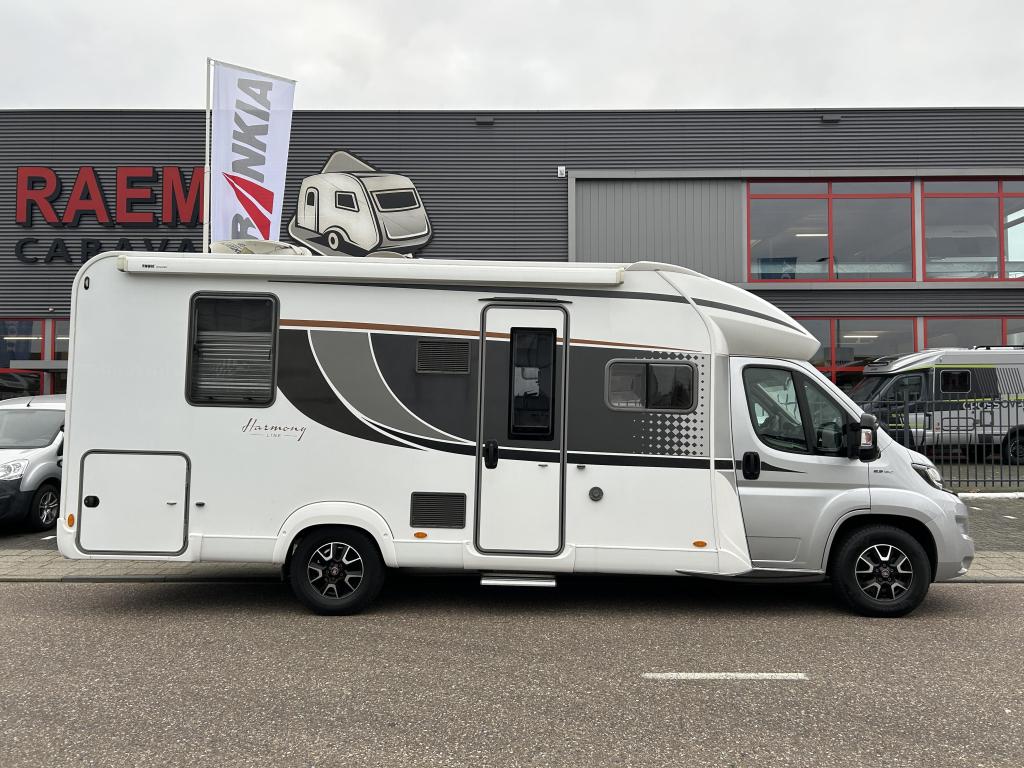 Bürstner Lyseo Harmony Line 4020 BT7361, Caravans en Kamperen, Luifel, Ringverwarming, Fiat, Bedrijf
