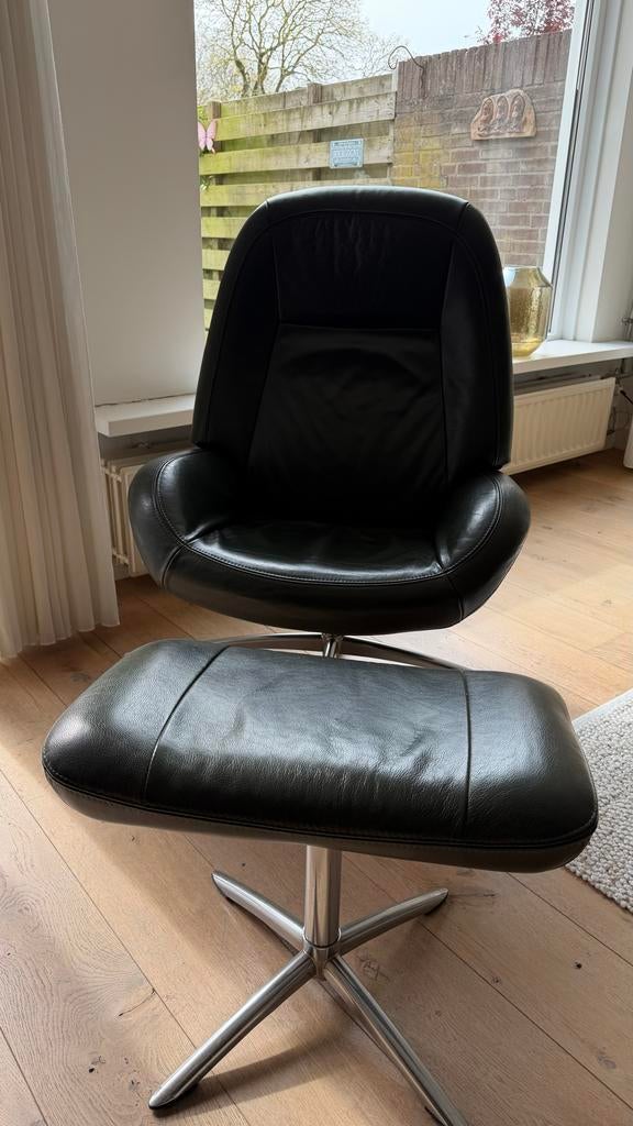 Leren draaifauteuil met voetenbankje, Huis en Inrichting, Ophalen, Gebruikt, Leer, 75 tot 100 cm