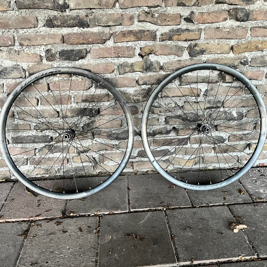 Merida Expert CW wielset – 28” / 700C – racefiets, Fietsen en Brommers, Fietsonderdelen, Ophalen of Verzenden, Zo goed als nieuw