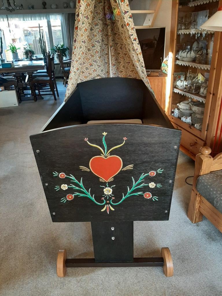 MOOIE APPARTE WIEG., Kinderen en Baby's, Ophalen, Zo goed als nieuw, Wieg