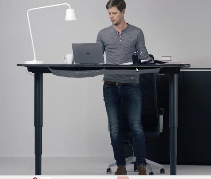 Ikea Bekant wit elektrisch zit-sta bureau, Huis en Inrichting, Bureaus, Ophalen, Zit-sta bureau, Gebruikt, 120 cm