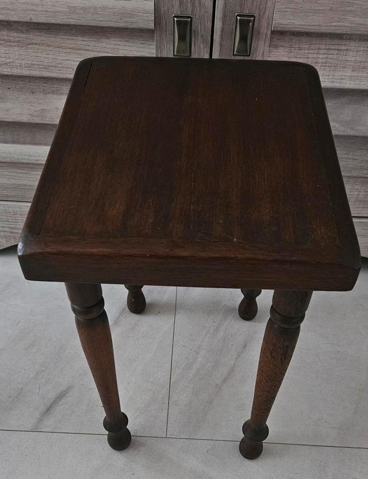tafeltje klein vintage houten werkje poten bijzettafeltje, Antiek en Kunst, Antiek | Woonaccessoires, Ophalen