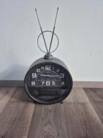 Klok in radio-stijl, Antiek en Kunst, Ophalen of Verzenden