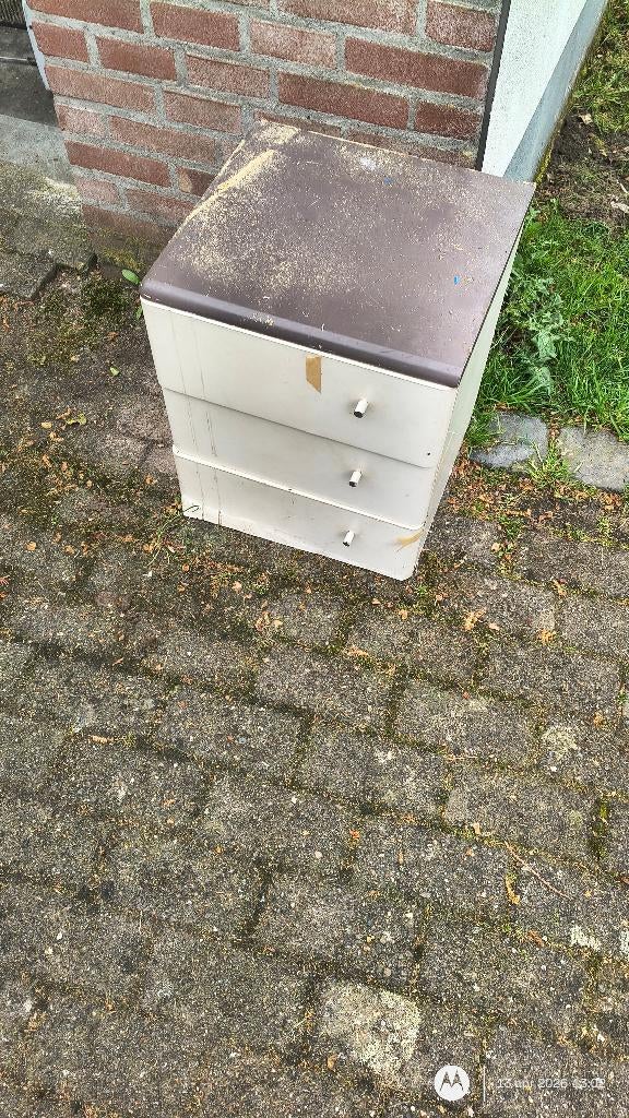 Nachtkastje gratis, Ophalen, Minder dan 45 cm, 55 tot 70 cm, Zo goed als nieuw