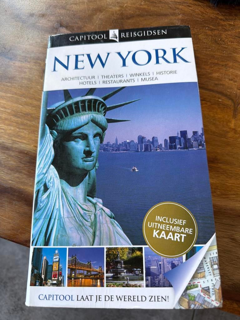 Capitool Reisgids New York, Gelezen, Capitool, Ophalen of Verzenden, Reisgids of -boek