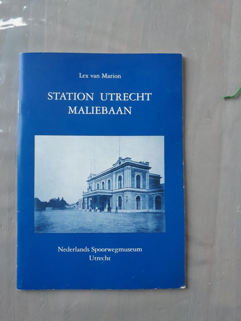 Boekje Station Utrecht Maliebaan, Verzamelen, Spoorwegen en Tramwegen, Ophalen of Verzenden, Zo goed als nieuw, Trein, Boek of Tijdschrift